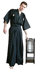 кимоно Монзуки и хакама
